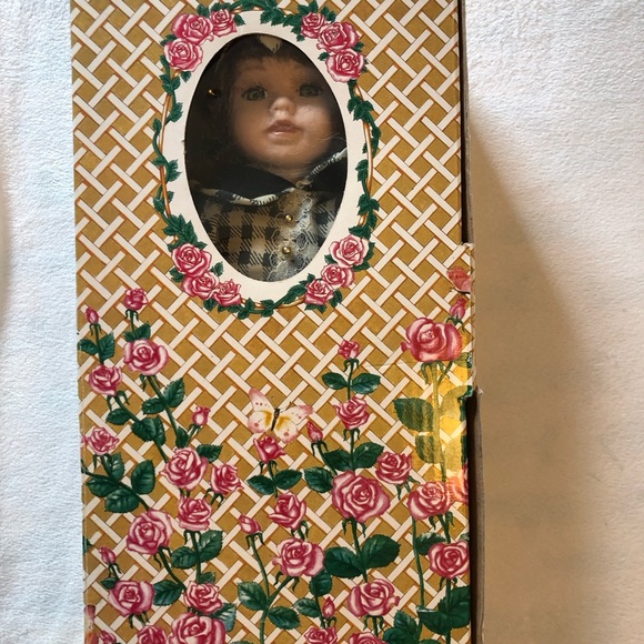 DONATED Crowne Fine Porcelain Doll “Joanna” - Picture 9 of 10